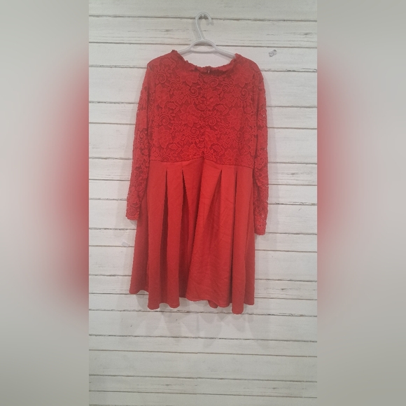 Dress - Picture 2 of 2